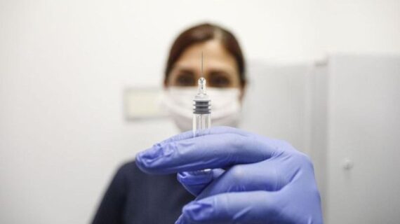 COVID-19: Pfizer-BioNTech ve Moderna aşıları yayılma hızının yavaşlattı!..