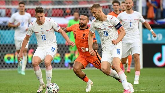 Hollanda 0 – 2  Çekya