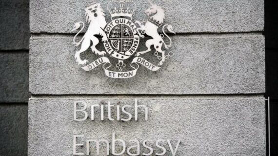 Belarus’un Londra Büyükelçiliği’ne saldırı..