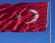 Türk bayrağına çirkin saldırı!..