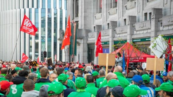 Belçika’da işçiler grevde!..