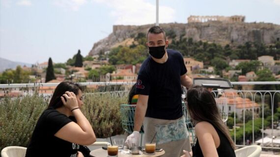 Yunanistan’da corona salgını yükselişe geçti