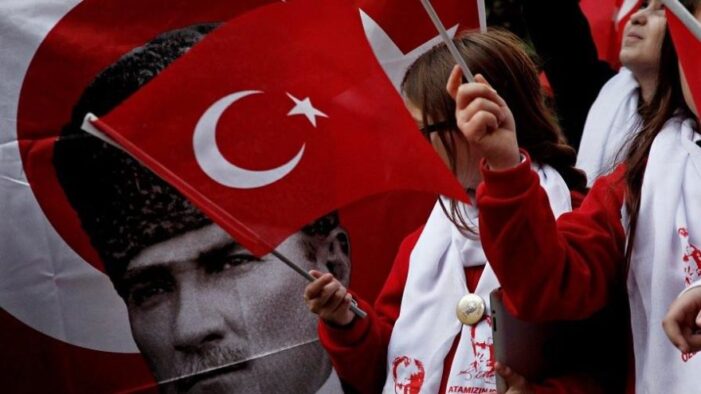 Erhan Yurdayüksel: “29 Ekim Cumhuriyet Bayramımız kutlu olsun”