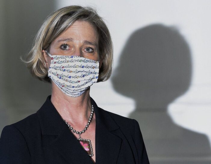 Delphine Boël resmen Belçika Prensesi