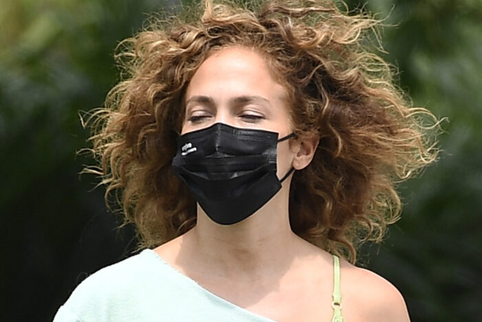 Jennifer Lopez: Latin asıllı olmanın sıkıntısını yaşadım