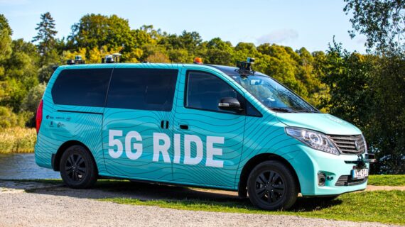 Stockholm’de “5G” otonom minibüsün testlerine başlandı