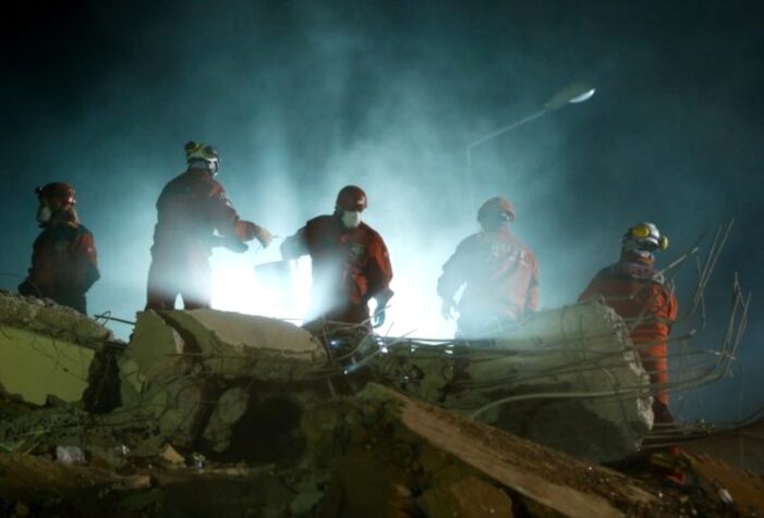 Erhan Yurdayüksel: Aslan Yürekliler!…