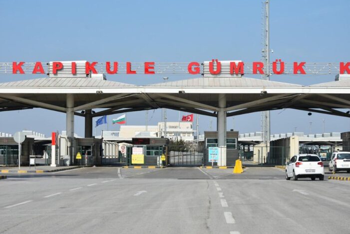 Sınır kapılarında “PCR testi ibrazı zorunluluğu” başladı