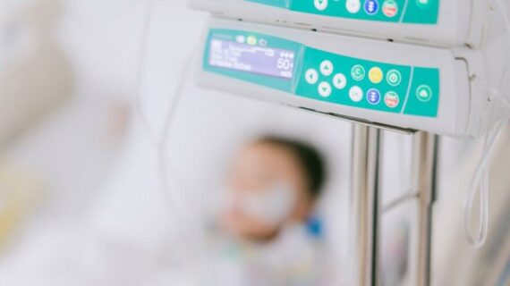 İngiltere’de 5 yaş ve altı çocukların hastane yatış sayıları arttı
