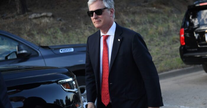 Pottinger: “Covid-19 virüsü Wuhan’da laboratuvardan sızdı”