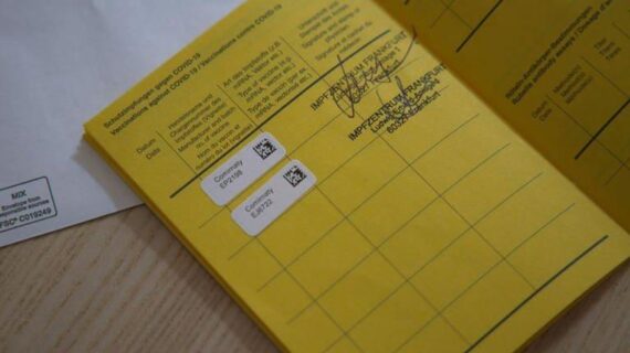COVID-19: Almanya’da aşı pasaportları çalındı!..