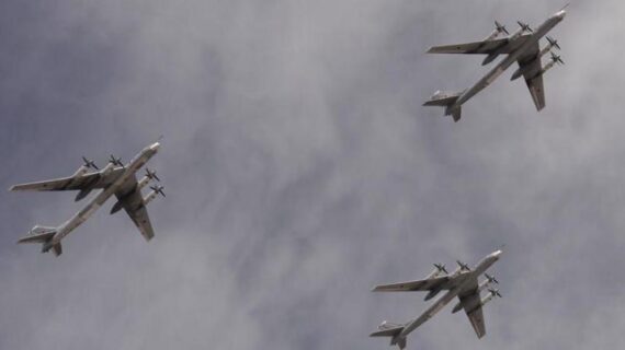 Havada gerginlik: Rus savaş jetleri ABD uçağını engelledi!.. Havada gerginlik: Rus savaş jetleri ABD uçağını engelledi!..