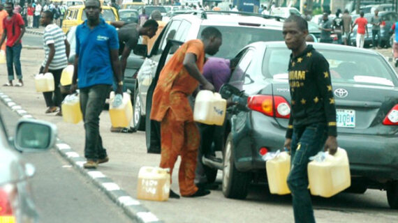Petrol zengini Nijerya dış kredi alıyor