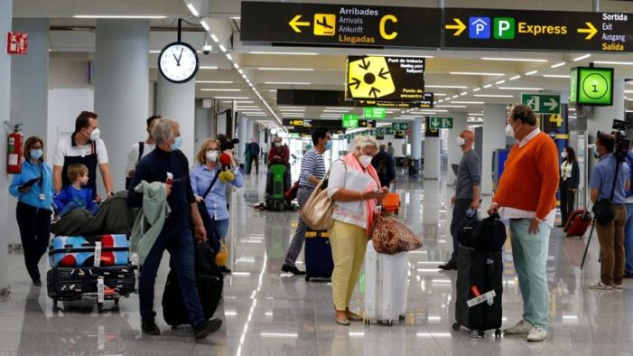 İngilizler karantina yerine Türkiye’de tatil yapıyor!..