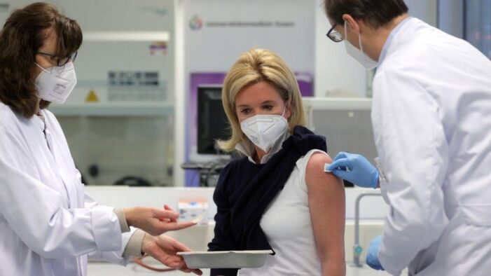 Covid-19: “Bazı varyantlar aşıların etkinliğini düşürebilir!..”