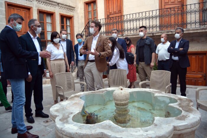 Landrut: Türkiye’deki Suriyelilere 6 milyar Euroluk destek verdik…