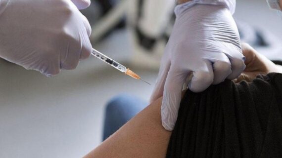 Avustralya’da vatandaşlar aşı olmayı erteliyor