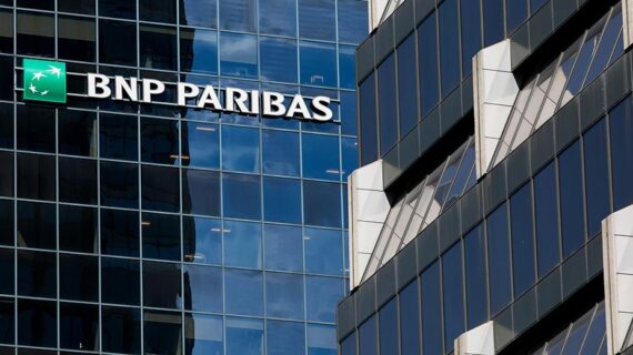 BNP Paribas: Sterlin riskleri aşağı yönlü