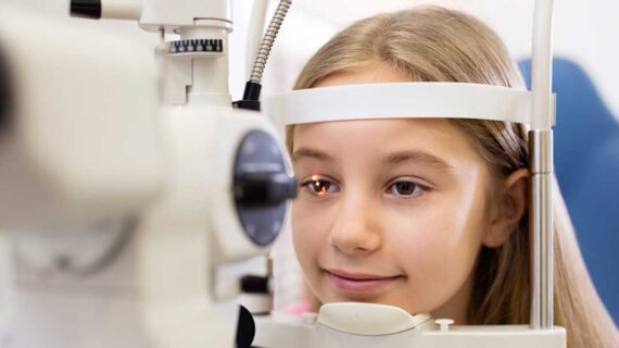 COVID-19: Salgın çocuklarda göz sağlığını etkiledi