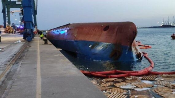 İspanya’da Nazmiye Ana isimli gemi alabora oldu