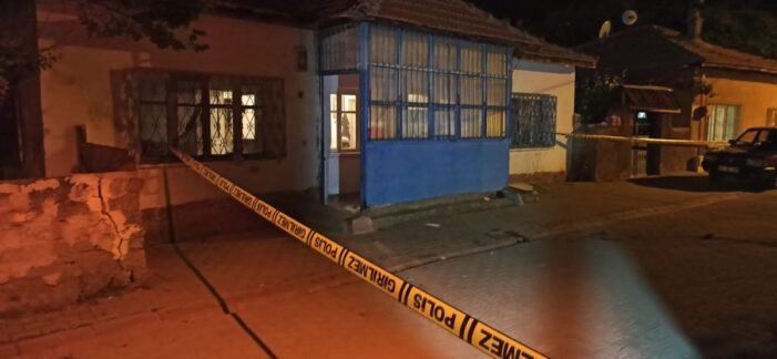 Tartıştığı dini nikahlı eşini bıçakladı