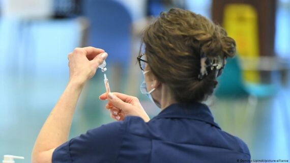 Aşı için randevu alan vatandaş hastanelerde aşı bulmakta zorlanıyor