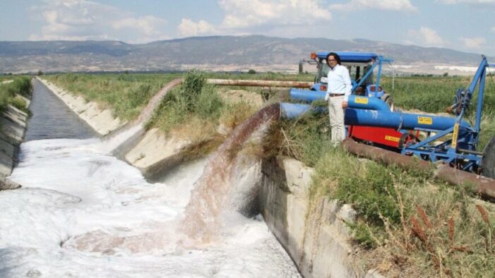“Üreticiler zor durumda DSİ Suyu yönetemiyor”