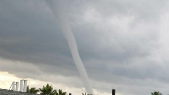 Kanada’da dev hortum!.. Kanada’da dev hortum!..