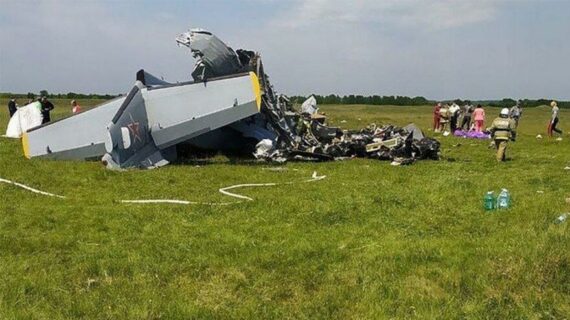 Rusya’da paraşütçüleri taşıyan çift motorlu uçak düştü