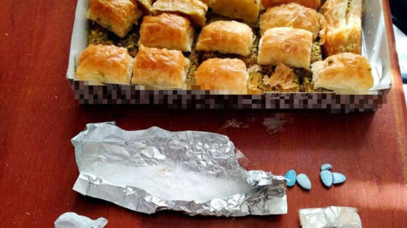 Uyuşturucuları baklavaların içine gizlemiş