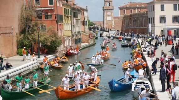 Ünlü isimlerden ‘Venedik yok olmasın’ kampanyası Ünlü isimlerden ‘Venedik yok olmasın’ kampanyası