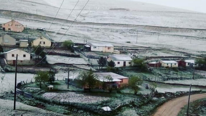 Yaylalar yağan karla beyaza büründü