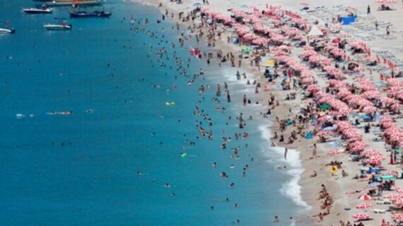 COVID-19: Antalya’da vaka artışı yüzde 100’ü aştı