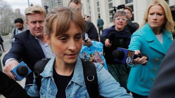 Ünlü oyuncu Allison Mack’in cezası belli oldu