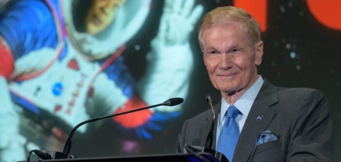 Nelson: “Evrenin başka yerlerinde de yaşam var”