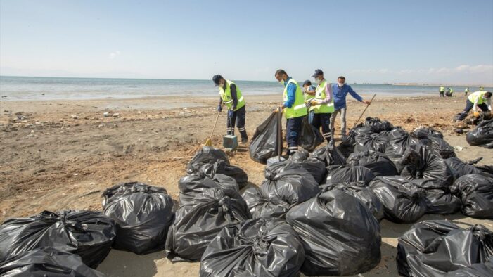 Belediye bir günde 45 ton çöp toplandı
