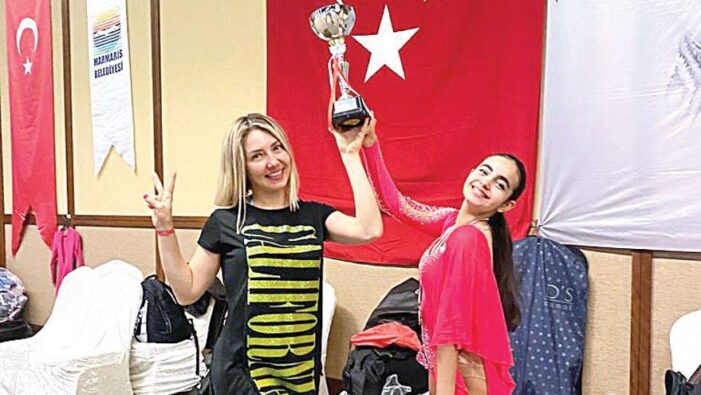 Nisa dans kariyerini ABD’de sürdürecek…