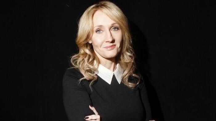 Harry Potter’ın yazarı isminin tamamını neden kullanmadığını itiraf etti