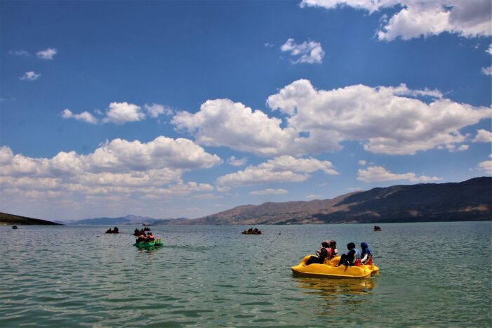 Hazar Gölü Akdeniz ve Ege’yi aratmadı