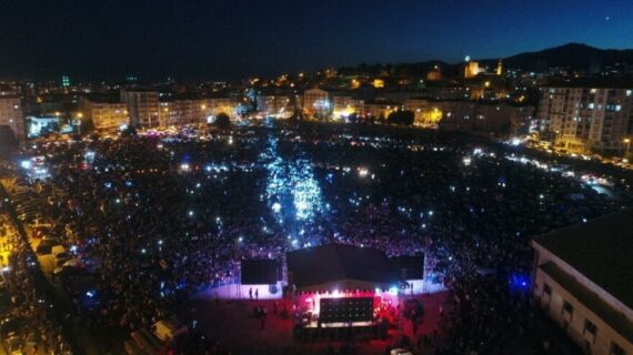 Arabalı konserlere yoğun ilgi!.. Arabalı konserlere yoğun ilgi!..