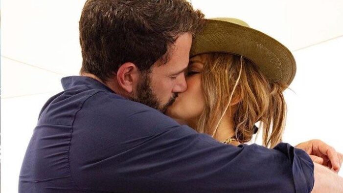 Jennifer Lopez ‘Ben Affleck’e aşkını ilan etti