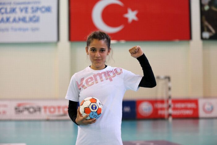 “Ben kendi köyümün kız çocuklarının kaderini değiştireceğim”