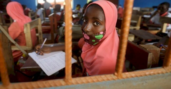 Nijerya’da liseye düzenlenen silahlı saldırıda öğrenciler kaçırıldı