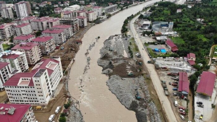 Sele teslim olan Arhavi’de ‘dere’ tedbiri
