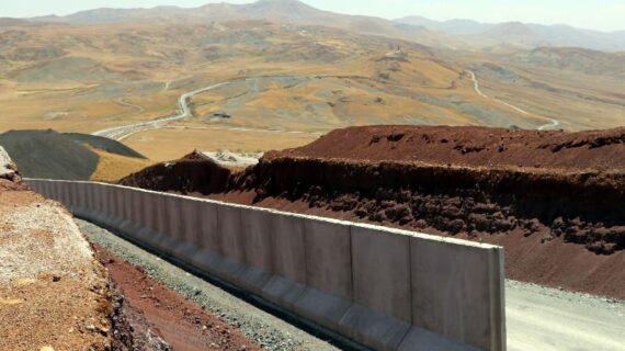 Van’ın İran sınırına duvar ve akıllı kule çalışmaları devam ediyor