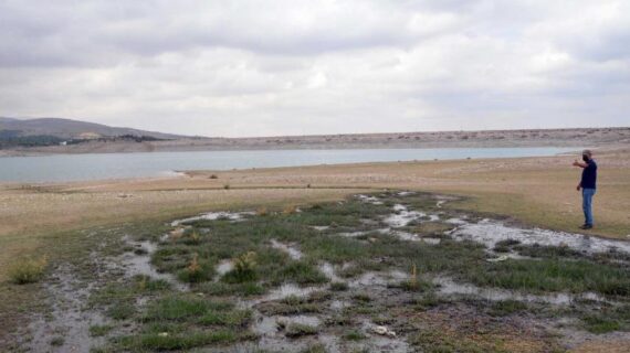 Kuraklık tehlikesi olan baraj göletine kanalizasyon suları akıyor
