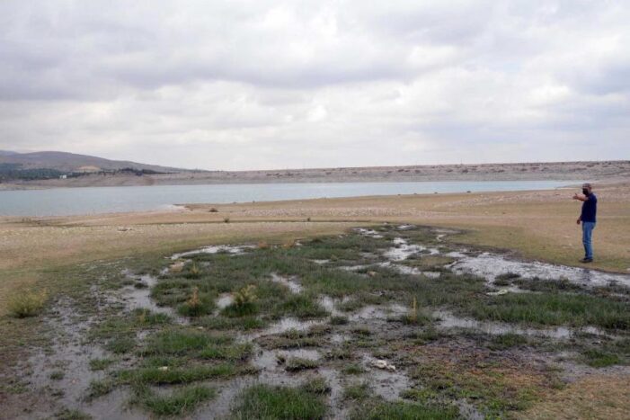 Kuraklık tehlikesi olan baraj göletine kanalizasyon suları akıyor