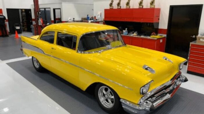1957 Chevy elektrikli olarak geri dönüyor