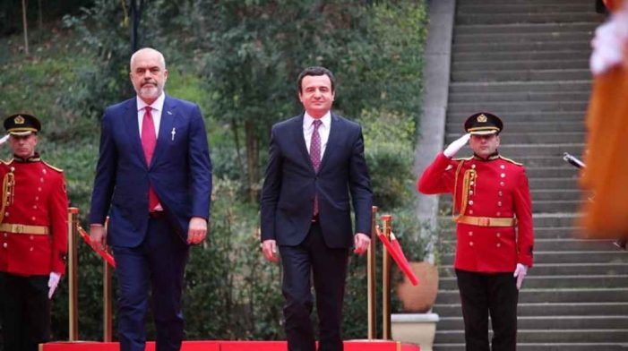 Arnavutluk ve Kosova birleşebilir