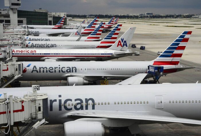 American Airlines 2 bin uçuşu iptal etti
